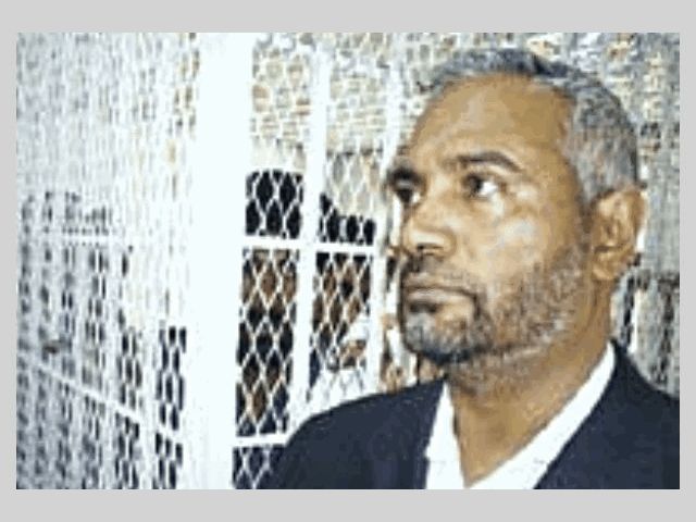 تجف شفايفه فيضحكون.. الخوف لا يصنع أمناً تجف شفايفه فيضحكون.. الخوف لا يصنع أمناً