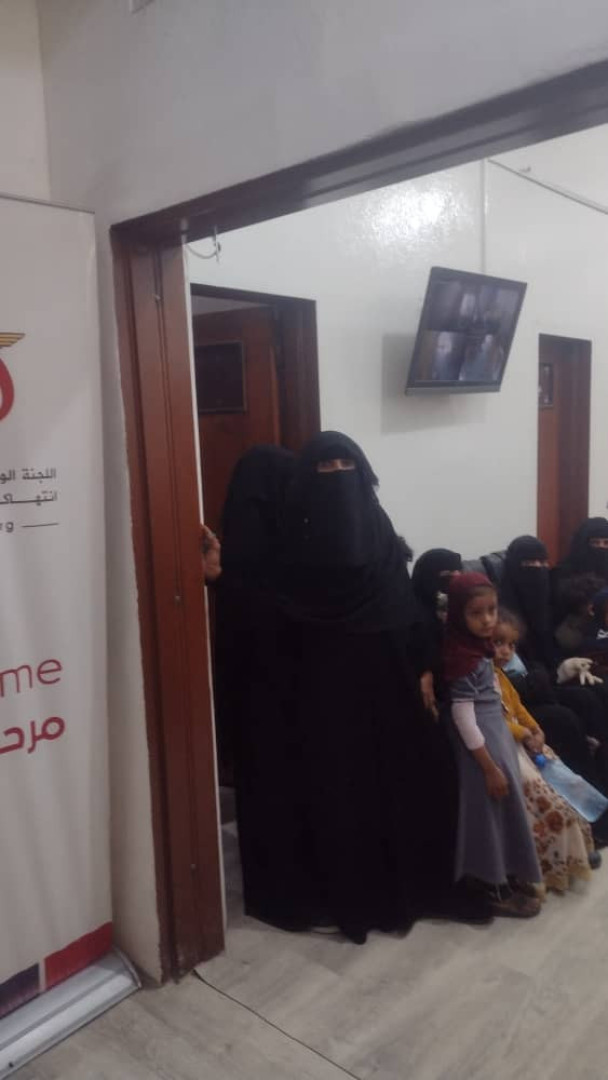 ضحايا الاعتقالات في قرية المطالي يتقدمون ببلاغات للجنة الحكومية ضحايا الاعتقالات في قرية المطالي يتقدمون ببلاغات للجنة الحكومية