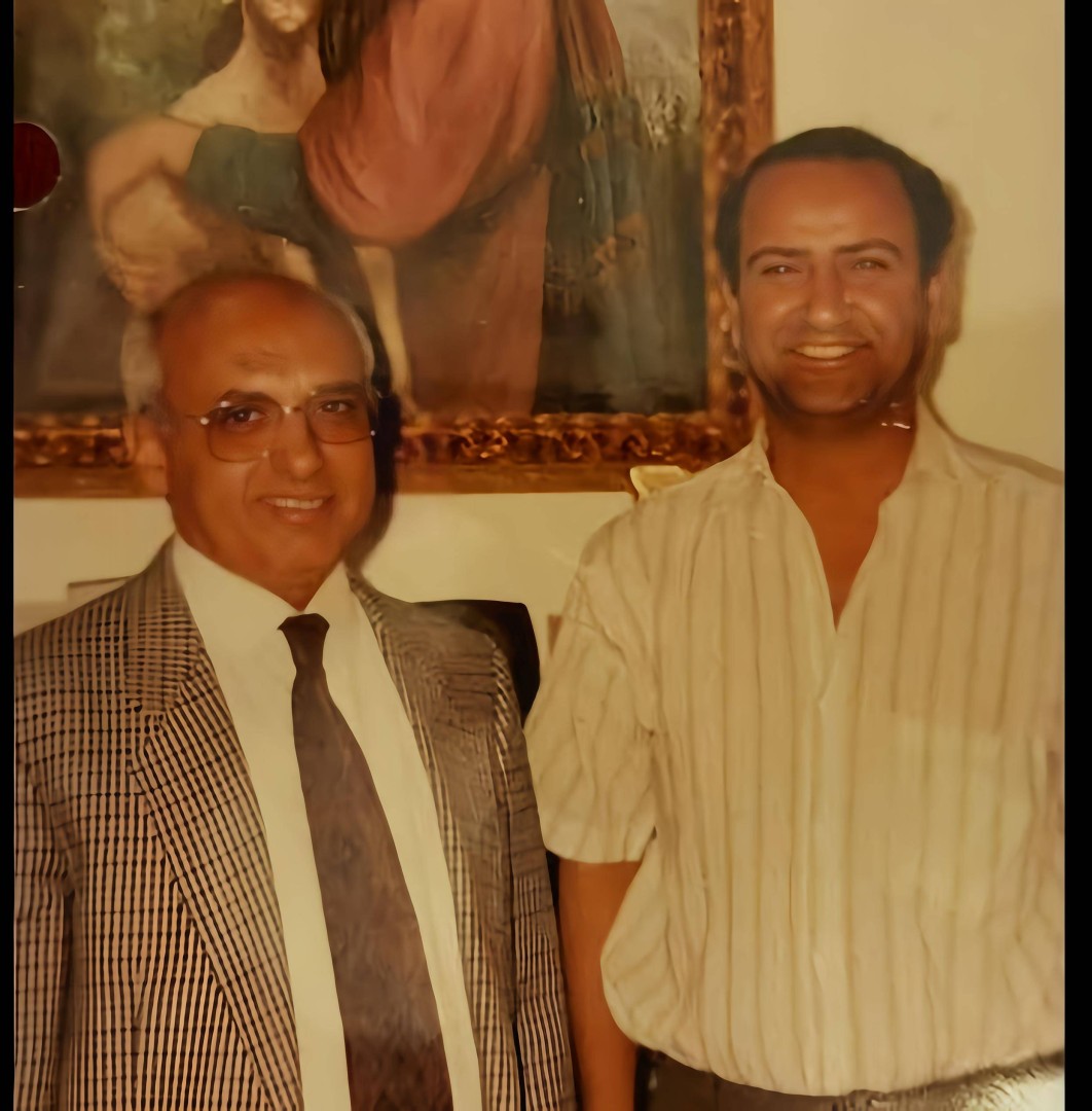 الكاتب مع علون الشيباني( الصورة من إرشيف الكاتب) الكاتب مع علون الشيباني( الصورة من إرشيف الكاتب)