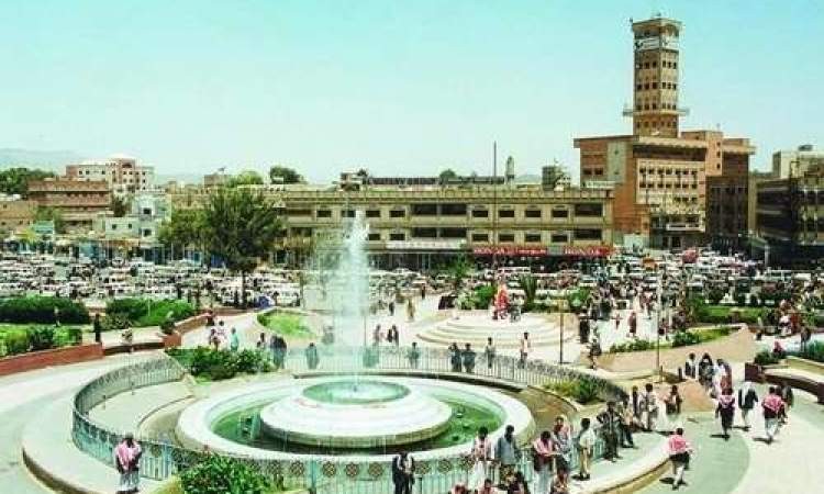 ميدان "التحرير" بصنعاء.. صور مستعادة لمعلم يذوي(2-2)